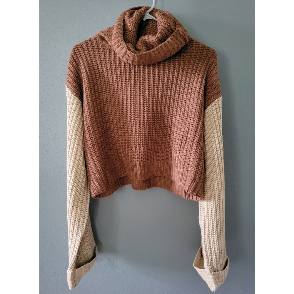 NWT She & Sky Cropped Turtleneck Sweater, size L